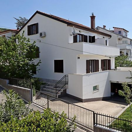 Apartments And Rooms With Parking Space Selce, Crikvenica - 2362 Bagian luar foto