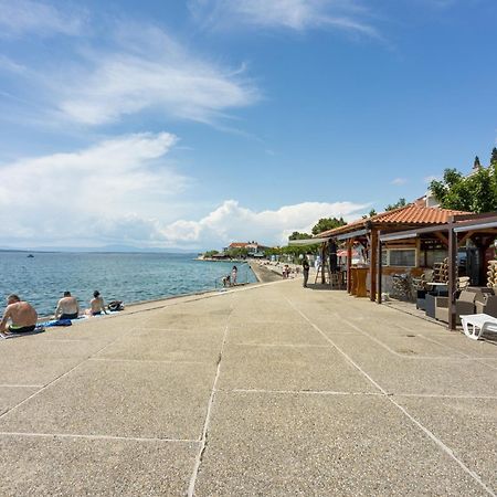 Apartments And Rooms With Parking Space Selce, Crikvenica - 2362 Bagian luar foto