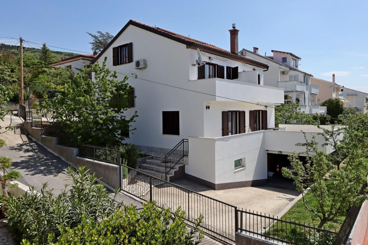 Apartments And Rooms With Parking Space Selce, Crikvenica - 2362 Bagian luar foto