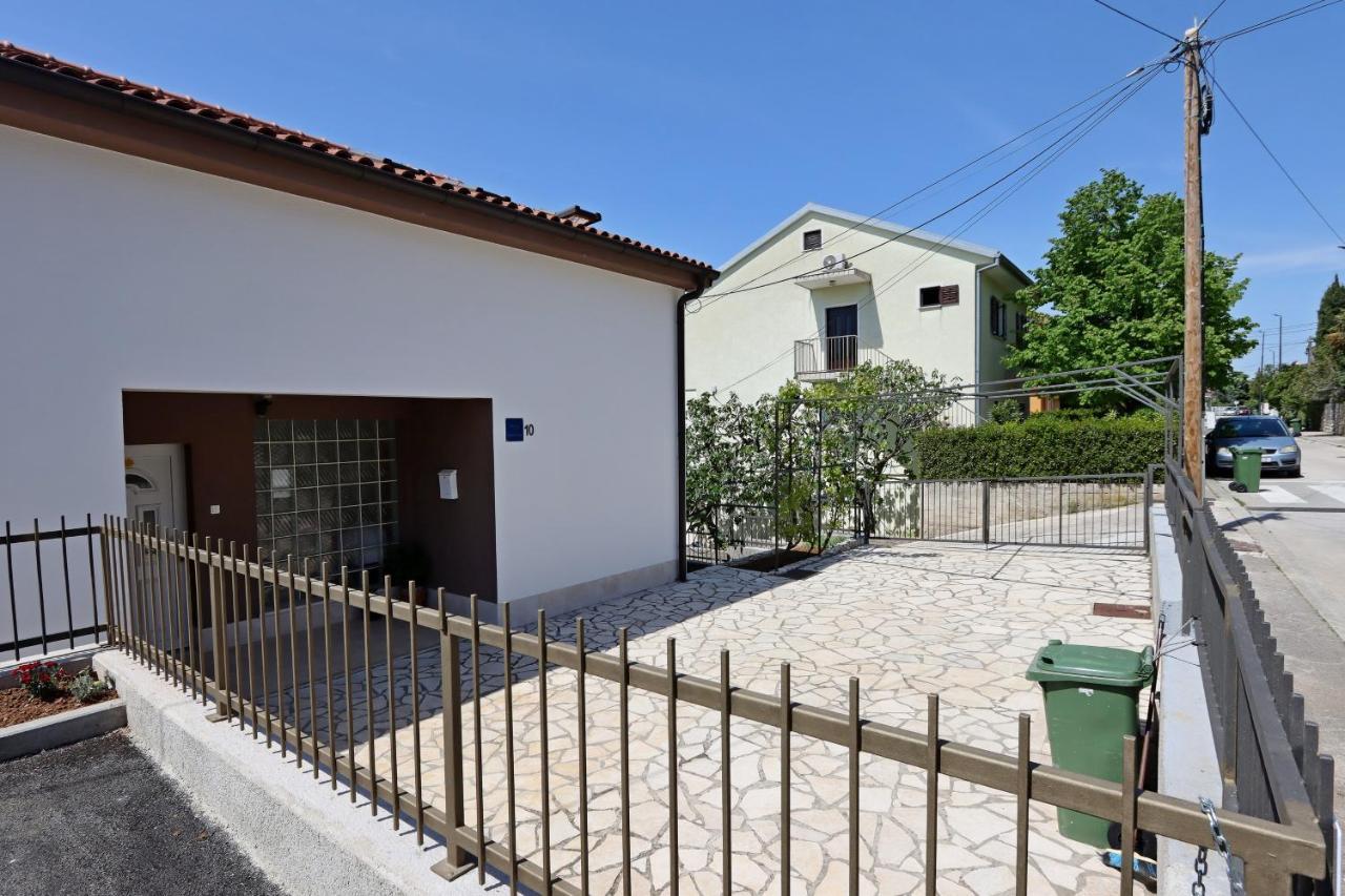 Apartments And Rooms With Parking Space Selce, Crikvenica - 2362 Bagian luar foto