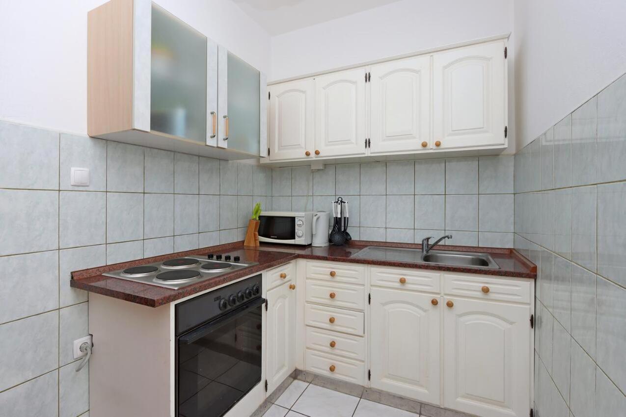 Apartments And Rooms With Parking Space Selce, Crikvenica - 2362 Bagian luar foto