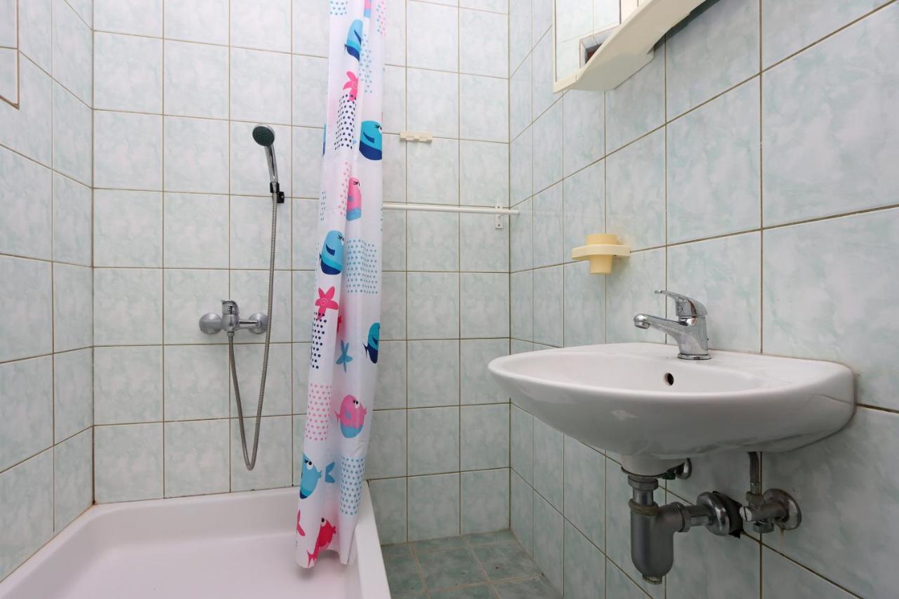 Apartments And Rooms With Parking Space Selce, Crikvenica - 2362 Bagian luar foto