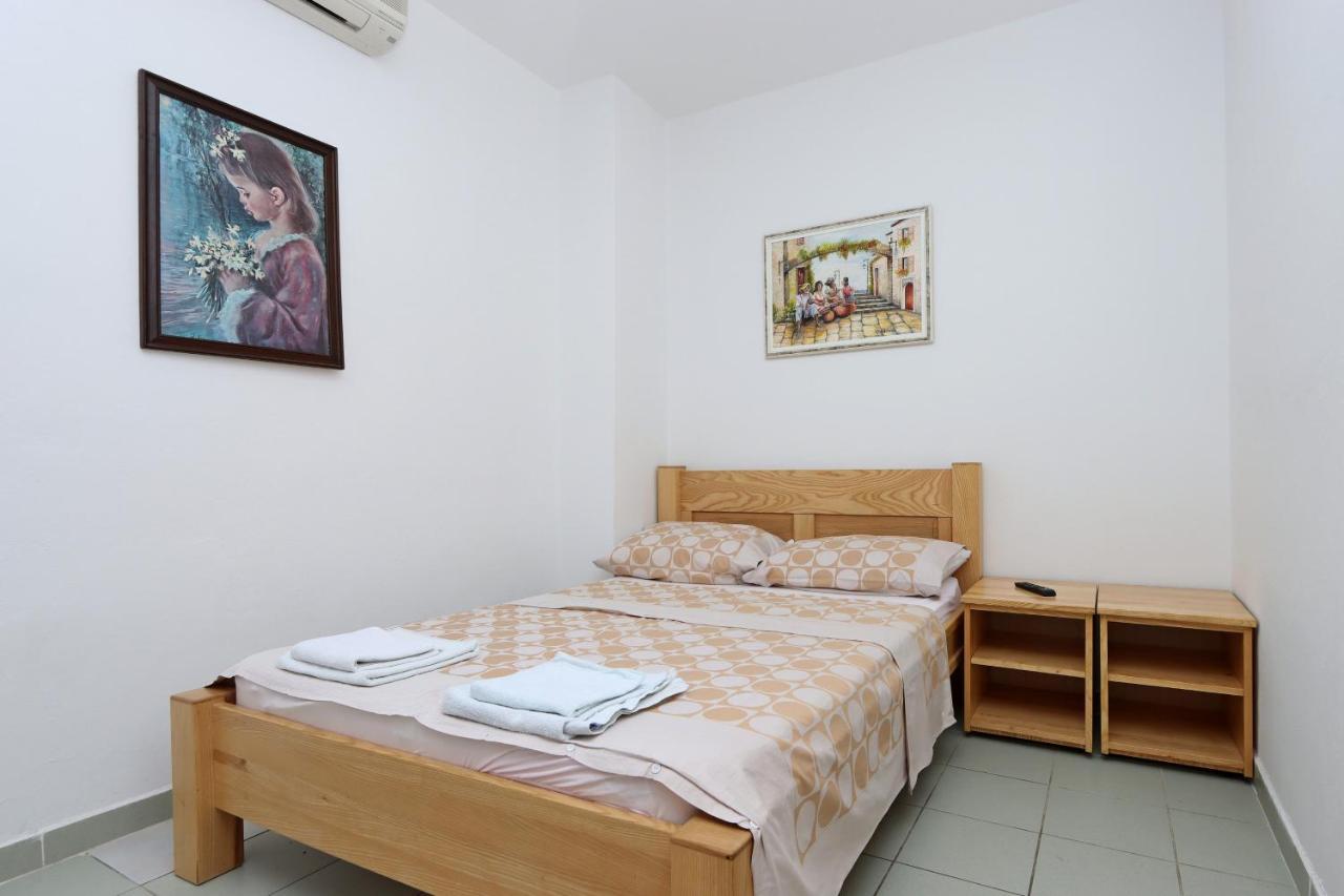Apartments And Rooms With Parking Space Selce, Crikvenica - 2362 Bagian luar foto