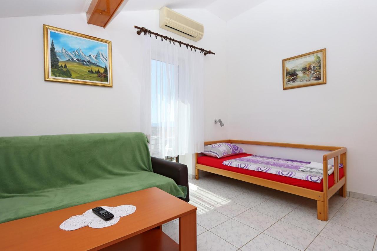 Apartments And Rooms With Parking Space Selce, Crikvenica - 2362 Bagian luar foto