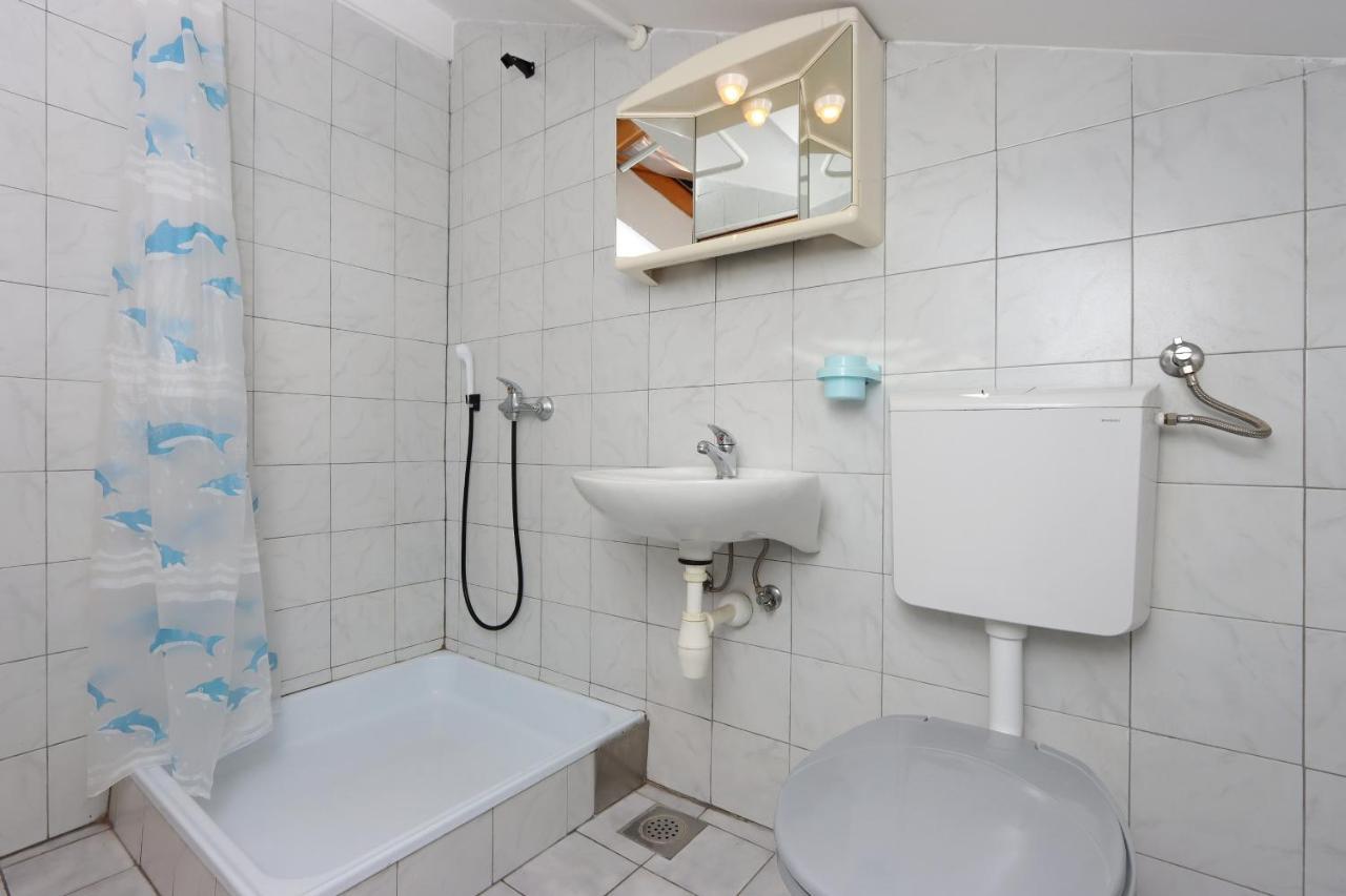 Apartments And Rooms With Parking Space Selce, Crikvenica - 2362 Bagian luar foto