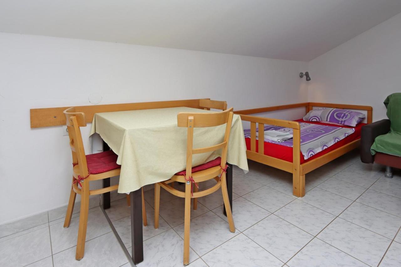 Apartments And Rooms With Parking Space Selce, Crikvenica - 2362 Bagian luar foto