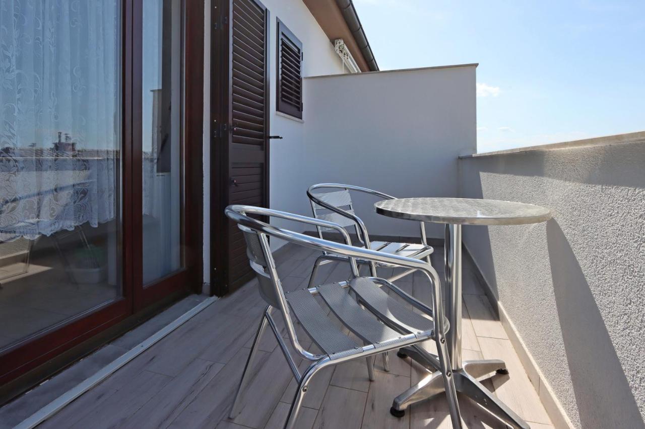 Apartments And Rooms With Parking Space Selce, Crikvenica - 2362 Bagian luar foto