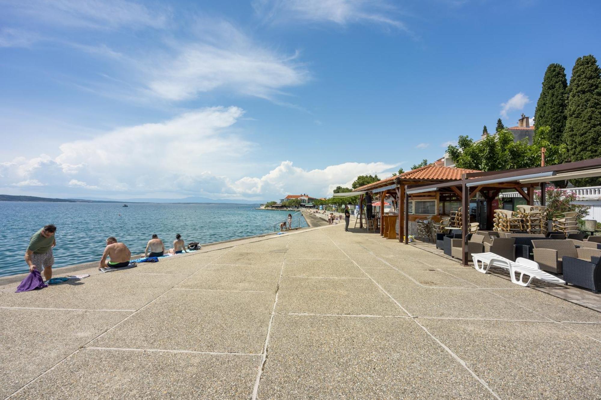 Apartments And Rooms With Parking Space Selce, Crikvenica - 2362 Bagian luar foto