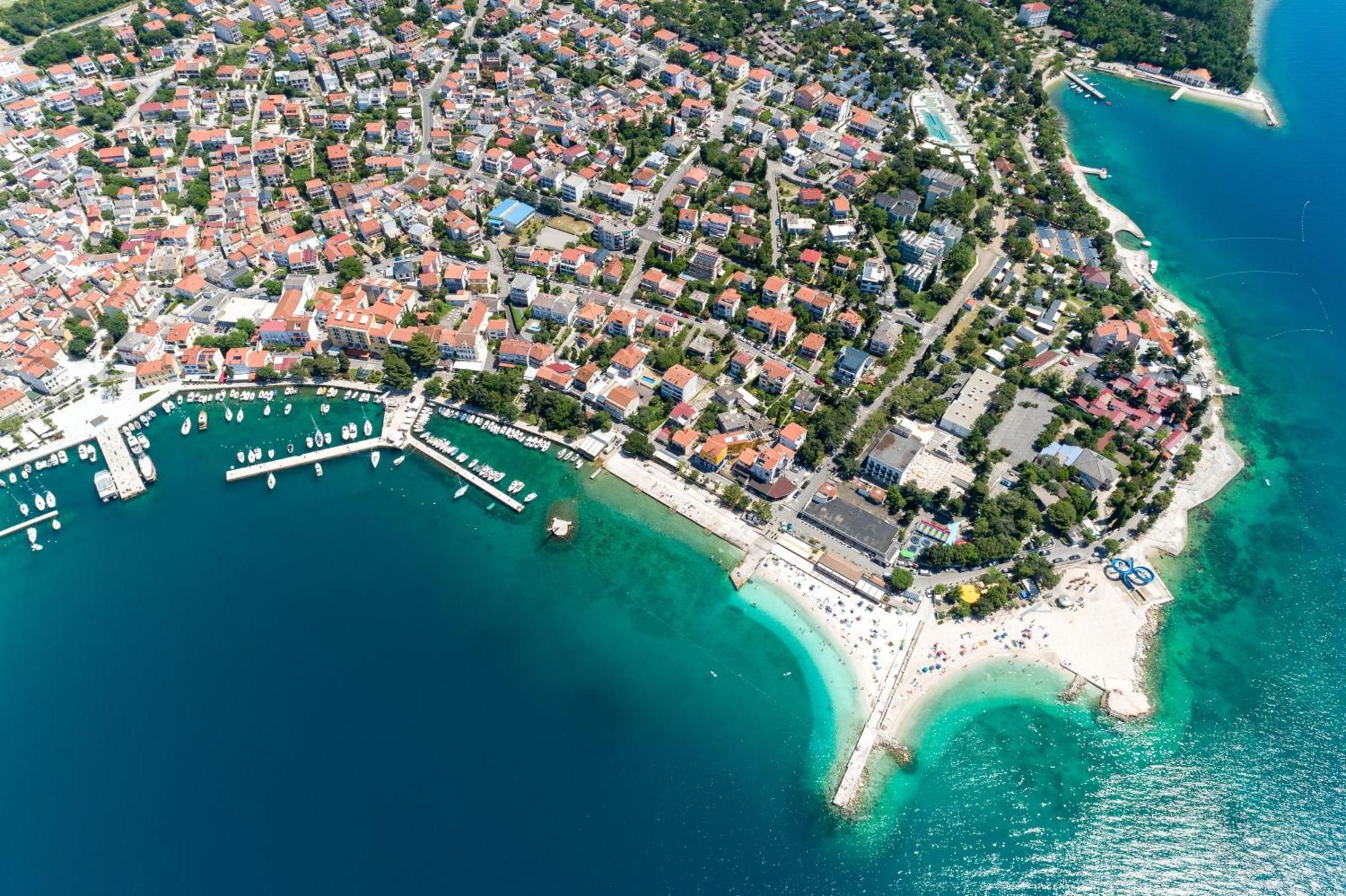 Apartments And Rooms With Parking Space Selce, Crikvenica - 2362 Bagian luar foto